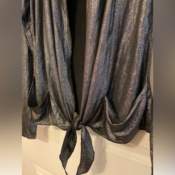 Romeo & Juliet Couture Shimmer Cardigan Top Blouse NWT S Small - Picture 3 of 4